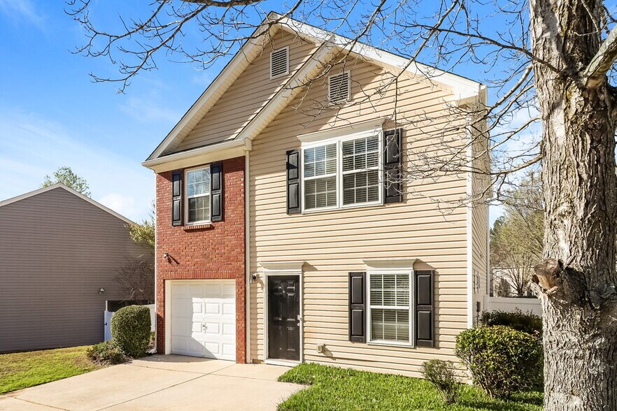 Building Photo - 248 Silver Ridge Dr