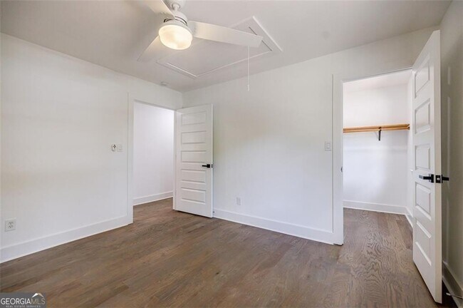 Building Photo - 2749 Memorial Dr SE