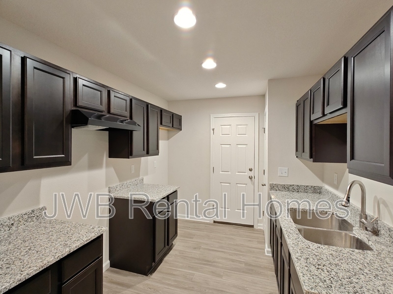 Building Photo - 3848 Soutel Dr