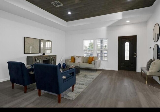 Building Photo - 304 Milby St