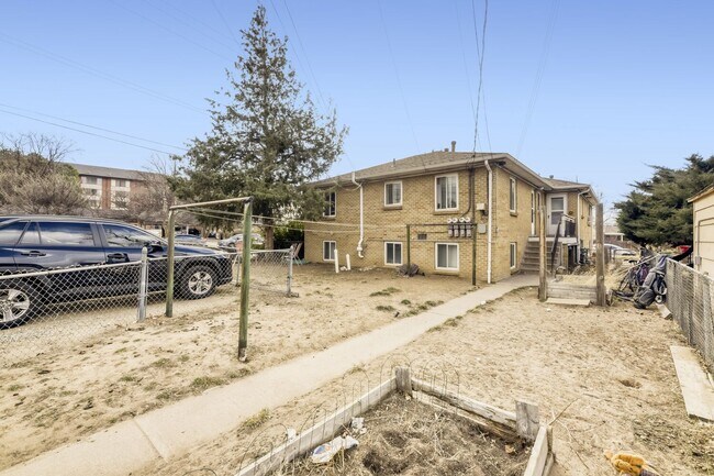 Building Photo - 1890 S Garfield St