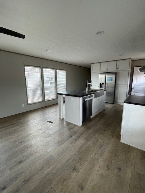 Building Photo - 15953 S Flores Rd