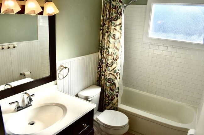 Building Photo - Updated 3 bedroom home in Norfolk