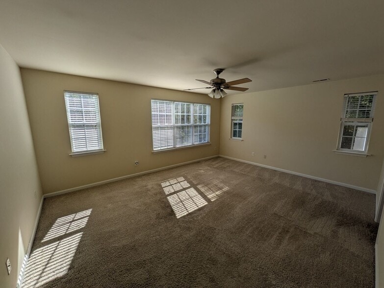 Building Photo - 9915 Cleaver Ct