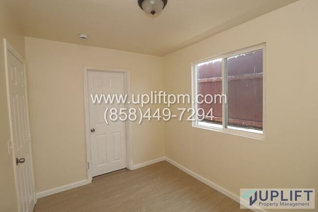 Building Photo - 550 Ritchey St