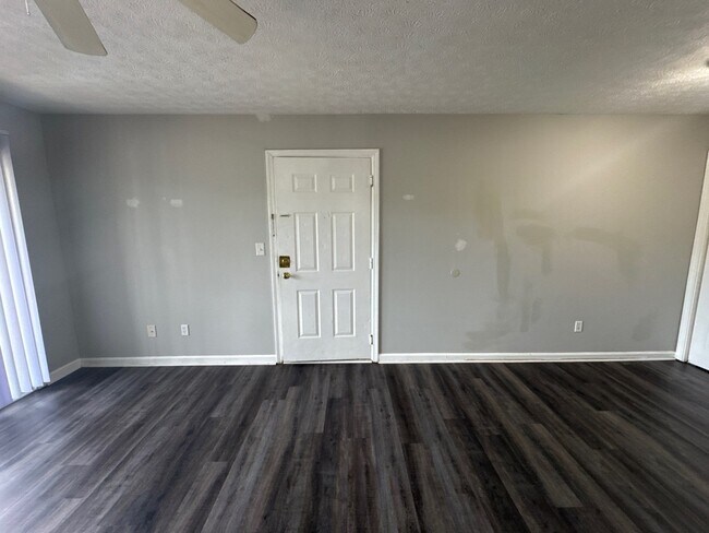 Building Photo - 4103 Blue Lick Ct