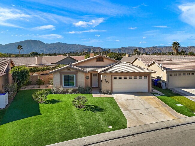 Building Photo - 49771 Lincoln Dr