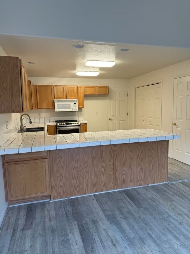 Building Photo - Townhouse in Carson for rent $2300 a month, 3 Bedroom, 2.5 baths, water/sewer paid by owner