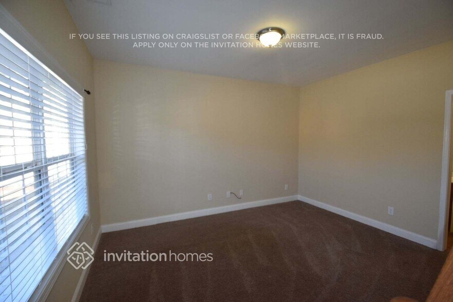 Building Photo - 5561 Hickory Stone Dr