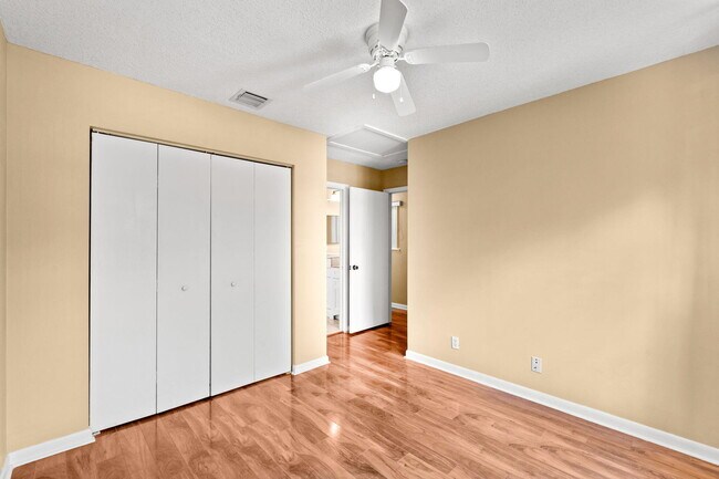 Building Photo - 12210 Dartmoor Dr