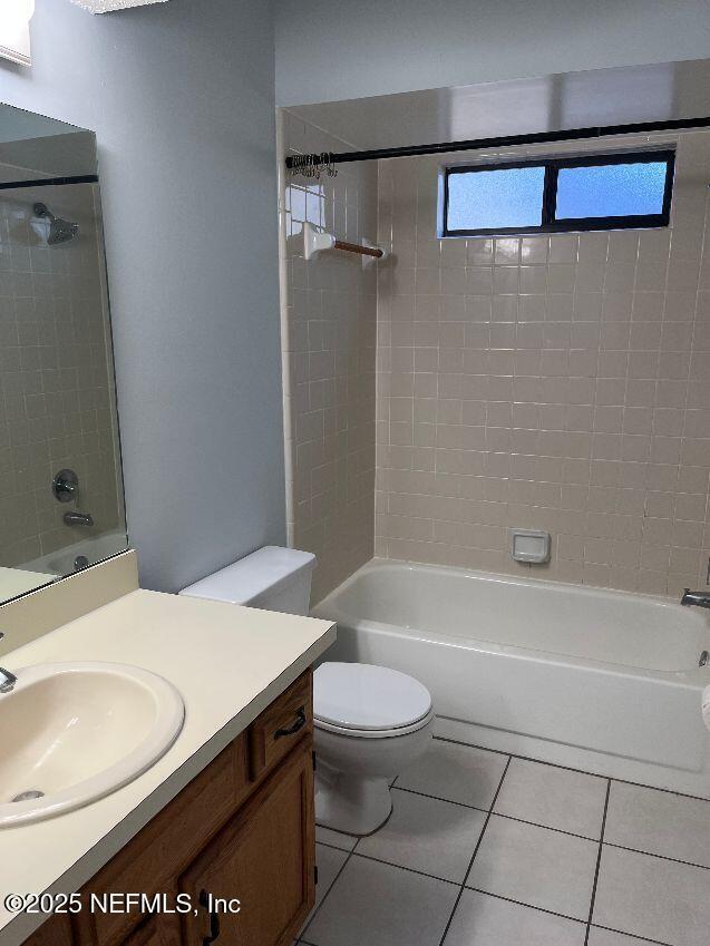 Building Photo - 3647 Mandarin Woods Dr N