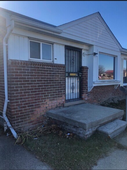 Primary Photo - 16494 E 8 Mile Rd