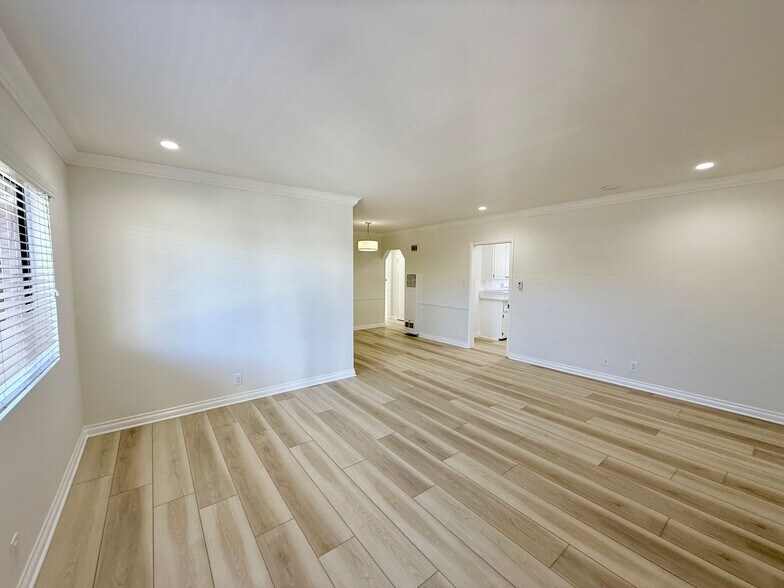 Building Photo - 1243 Armacost Ave