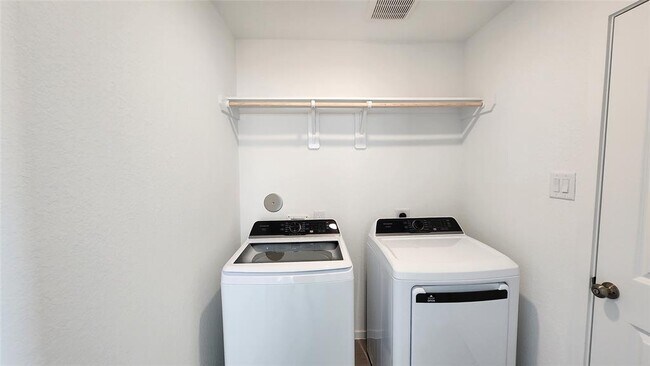 Building Photo - 28759 Texas Plns Dr