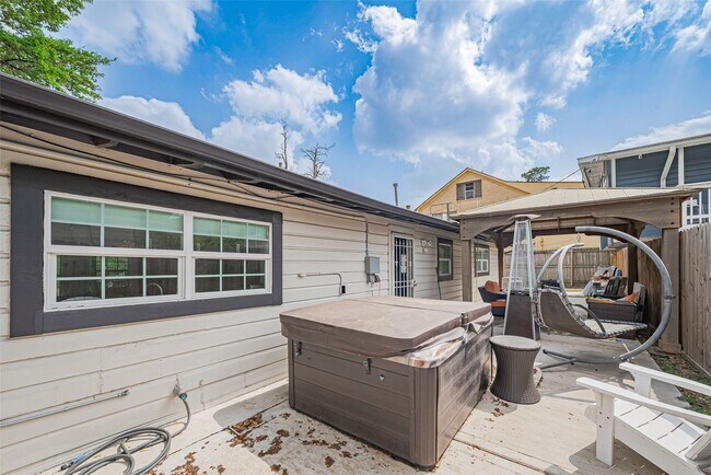 Building Photo - 5114 Grantwood St