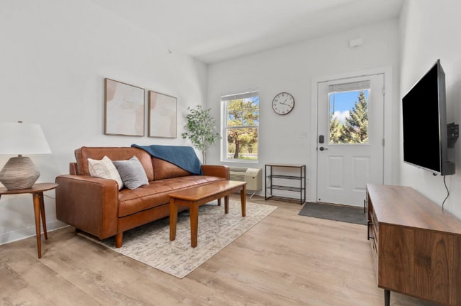 Building Photo - 1360 American Dr