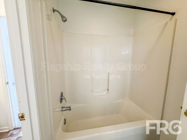 Building Photo - 4270 Williamsbrook Ln