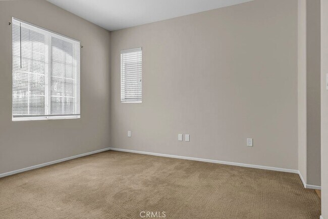 Building Photo - 210 Timberwood