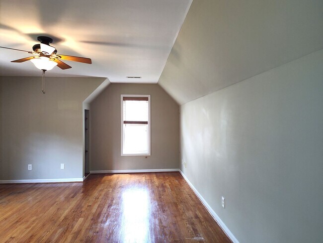 Building Photo - Stunning Corner Lot home located within a cul-de-sac in the Mitchell Glen Community!