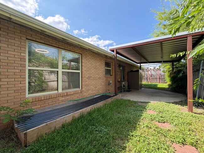 Building Photo - 7103 Twin Crest Dr