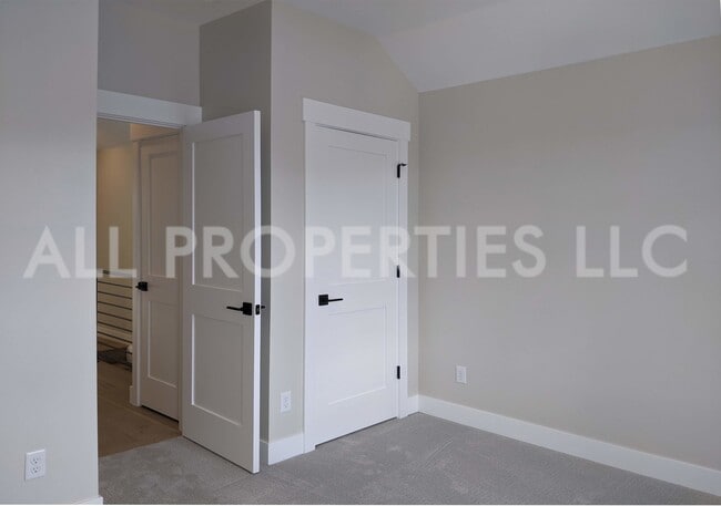 Building Photo - 8048 W 52nd Ln