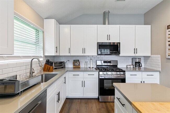 Building Photo - 4706 Wynnview Dr