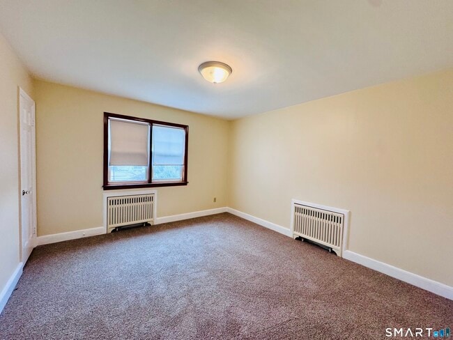 Building Photo - 47 Clover St