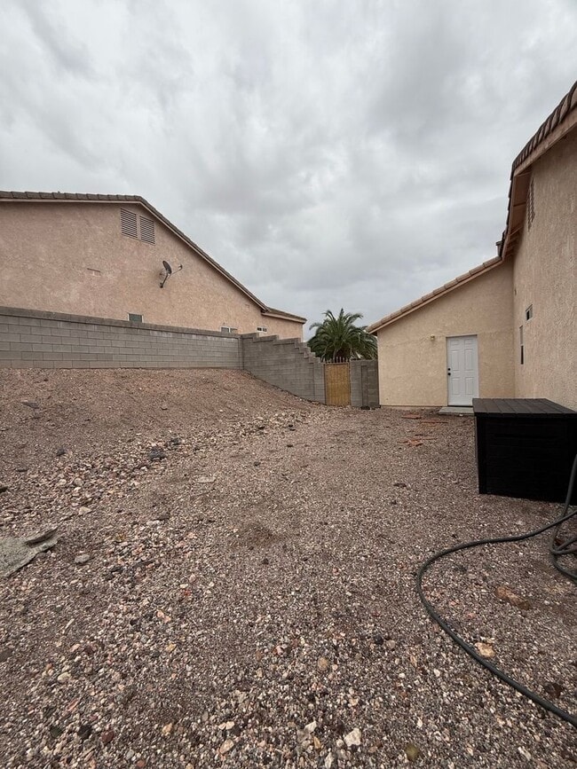 Building Photo - Beautifully Landscaped Home in Desert Foothills