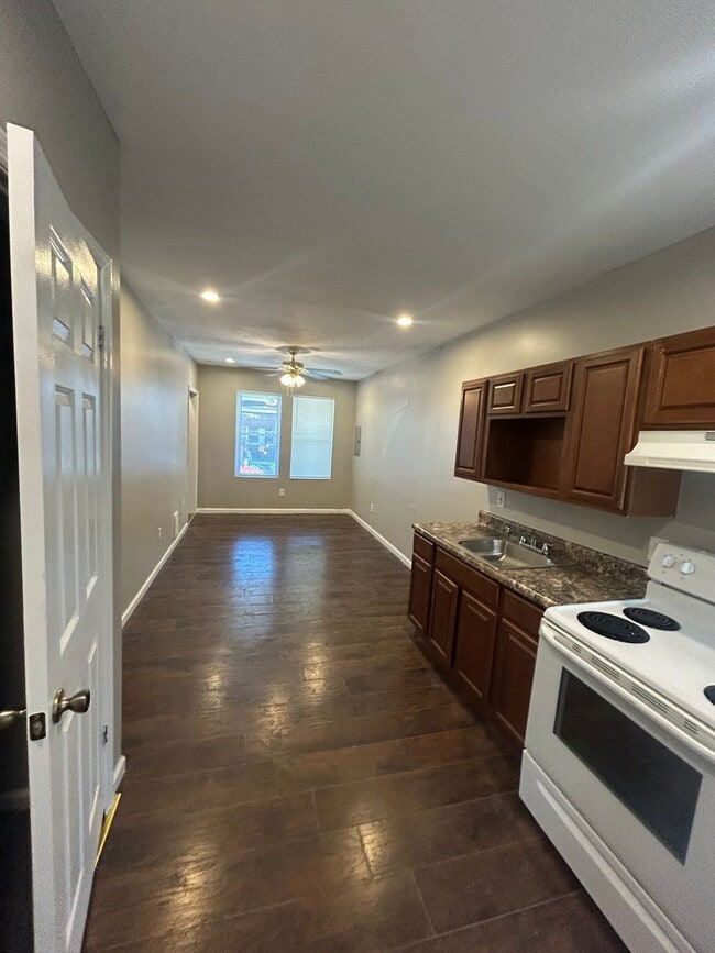 Building Photo - Spacious 2BR / 2BA Single-Family Home Near Fishtown – Available Now!