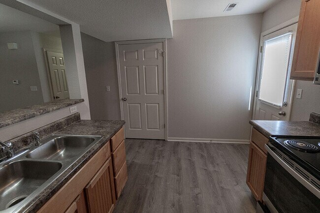 Building Photo - 3916 Snowy Owl Dr