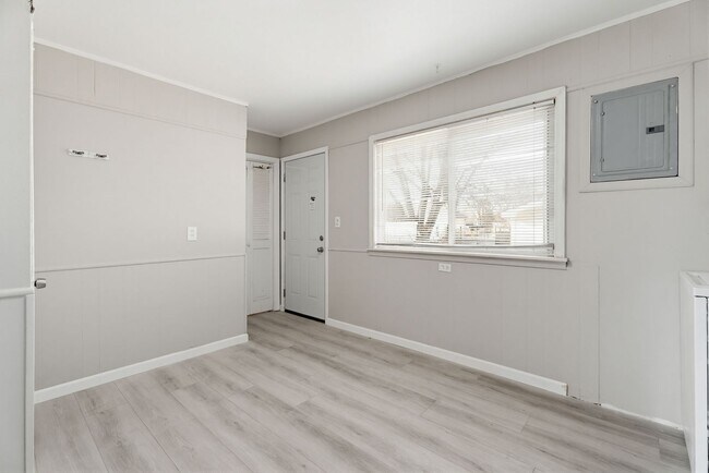 Building Photo - 14921 Myola Ave