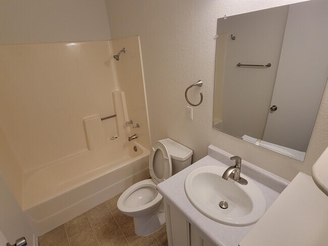 Building Photo - 62 E Atlantic Ave