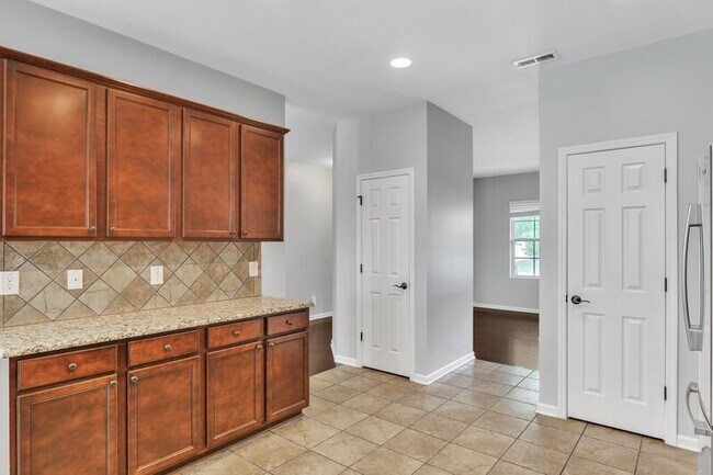 Building Photo - 3817 Althorp Drive