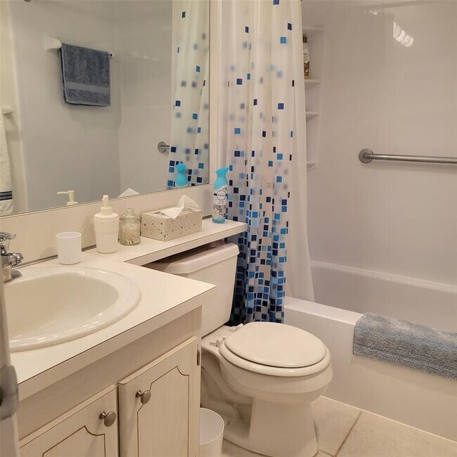 Building Photo - 351 Markham P