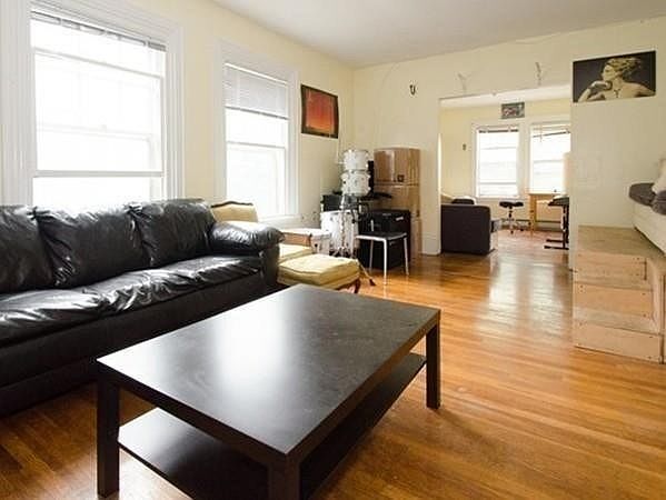 Building Photo - 50 Wyman St
