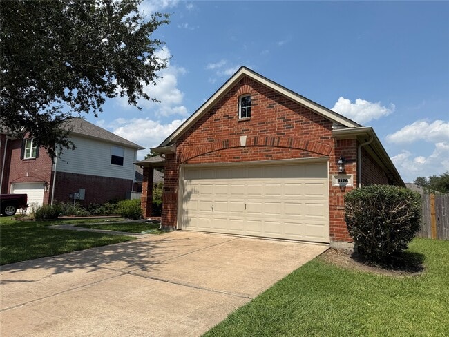 Building Photo - 5126 Winterwood Dr