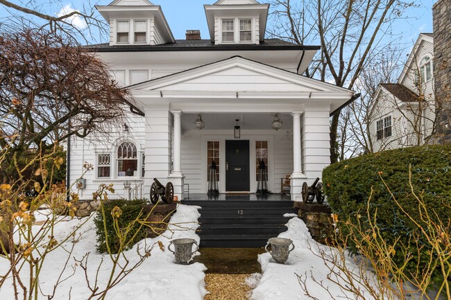 Building Photo - 13 Lockwood Ave