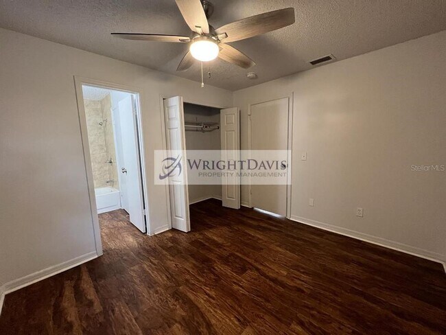 Building Photo - 3151 Bloomingdale Villas Ct