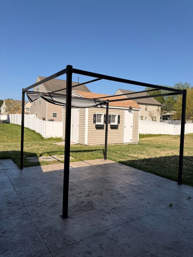 Building Photo - 42 Kilverstone Way