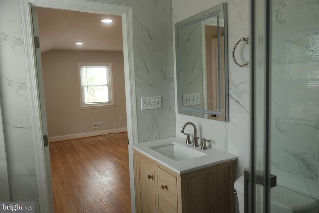 Building Photo - 3 Redgate Ct