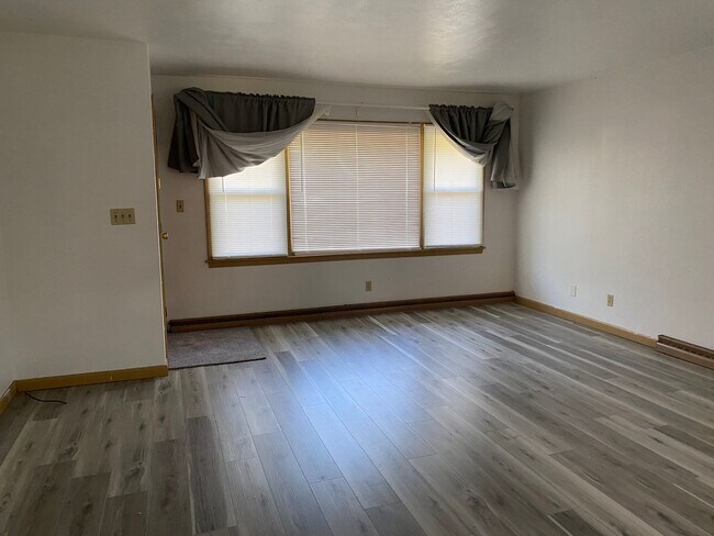 Building Photo - 2029 Wilcox Rd