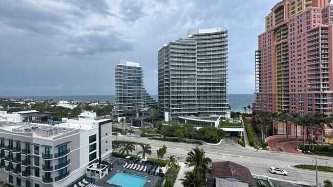 Building Photo - 2200 NE 33rd Ave