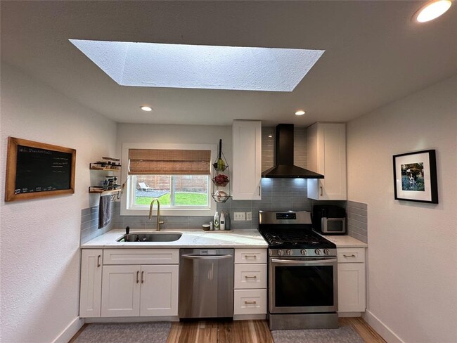 Building Photo - 5102 Greenheart Dr