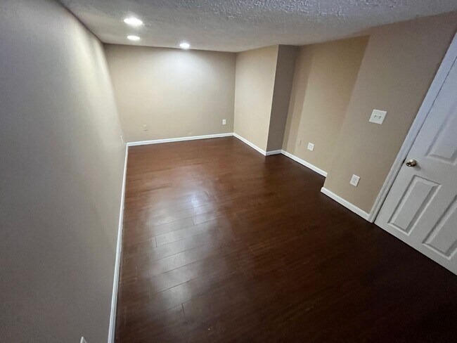 Building Photo - 348 Chase Ave