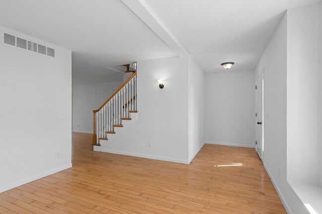 Building Photo - Charming 3+ Bedroom Cape Cod with Water View – Between Traverse City & Suttons Bay