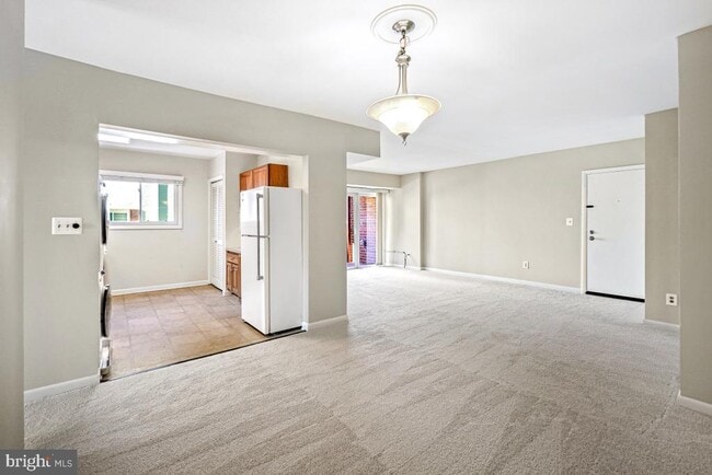 Building Photo - 53 Skyhill Rd