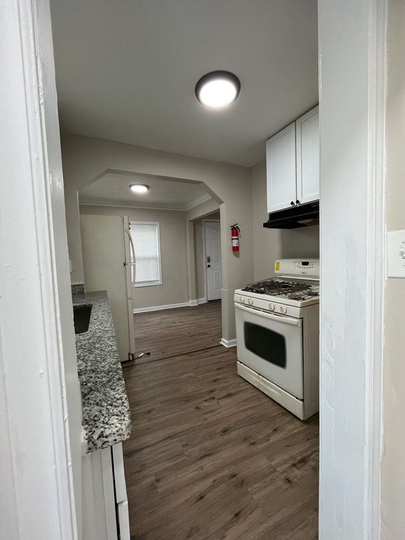 Building Photo - Fully Renovated 3-Bedroom Home – Move-In R...
