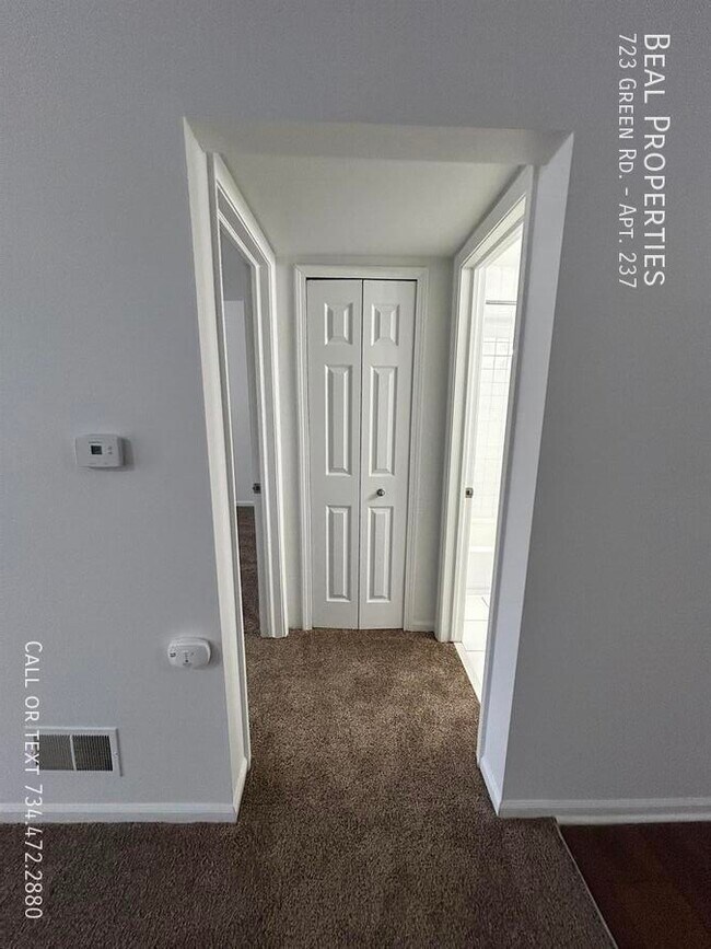 Building Photo - 723 Green Rd