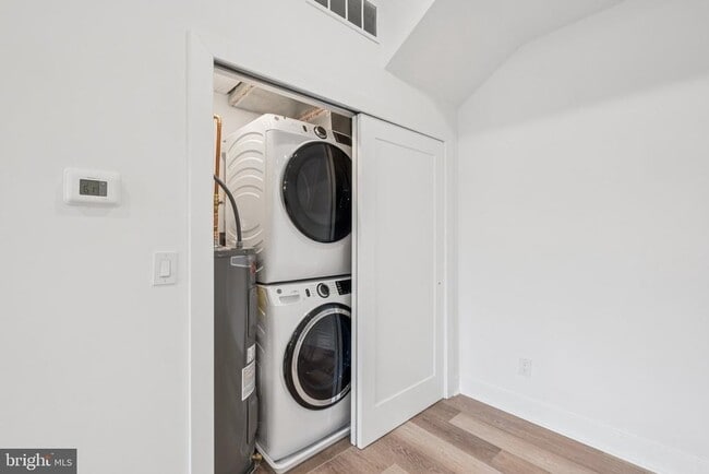 Building Photo - 5034 Florence Ave