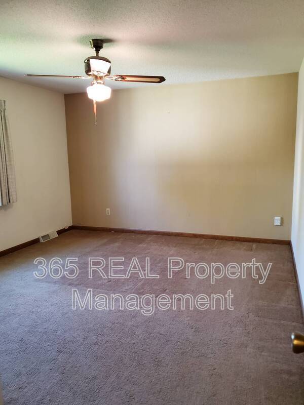 Building Photo - 4925 W 8th Street Rd